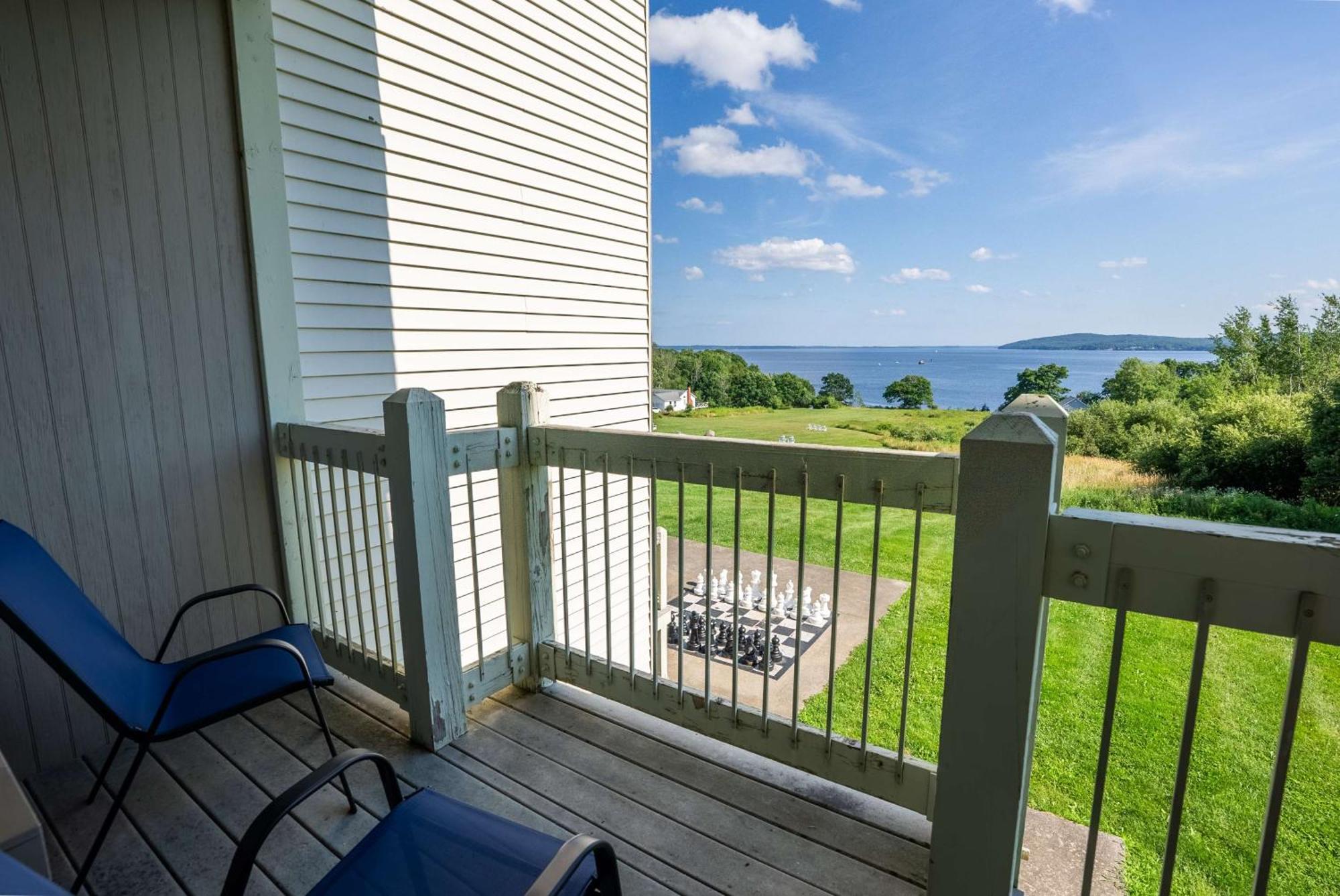 Fireside Inn, Ocean'S Edge Белфаст Экстерьер фото