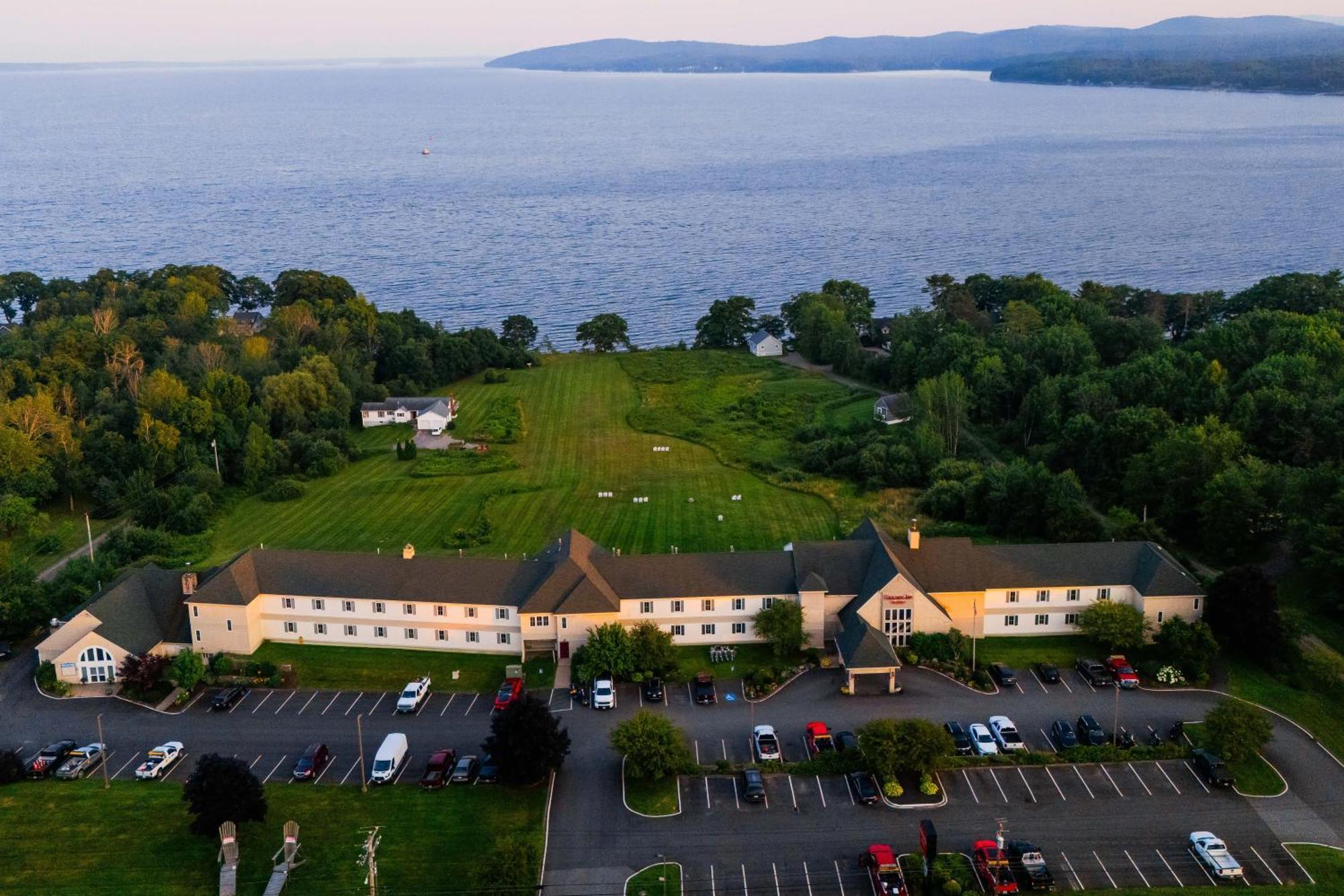 Fireside Inn, Ocean'S Edge Белфаст Экстерьер фото