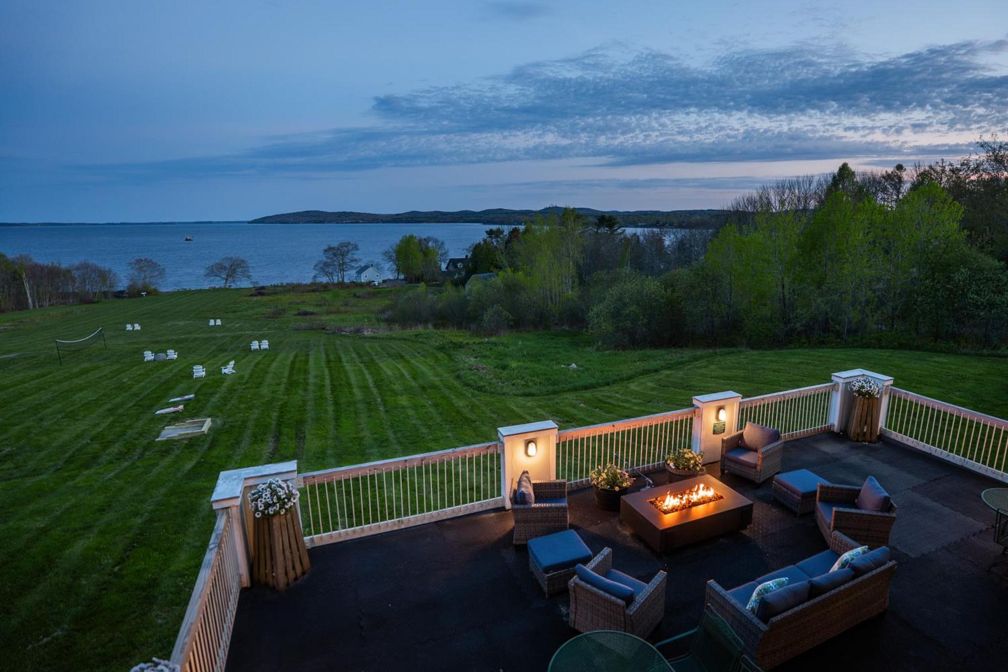 Fireside Inn, Ocean'S Edge Белфаст Экстерьер фото